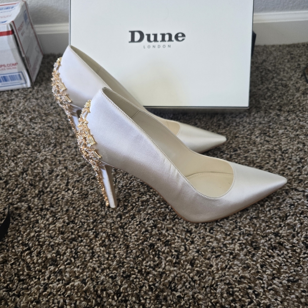 Dune London Womens Boutique Pointed Toe Rhinestone Pumps (Size 8)